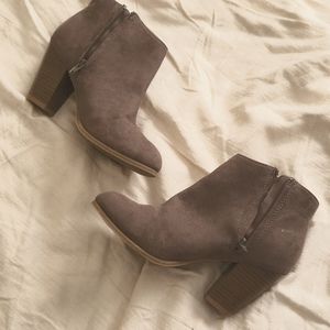 Old Navy Suede stiletto boots, 7